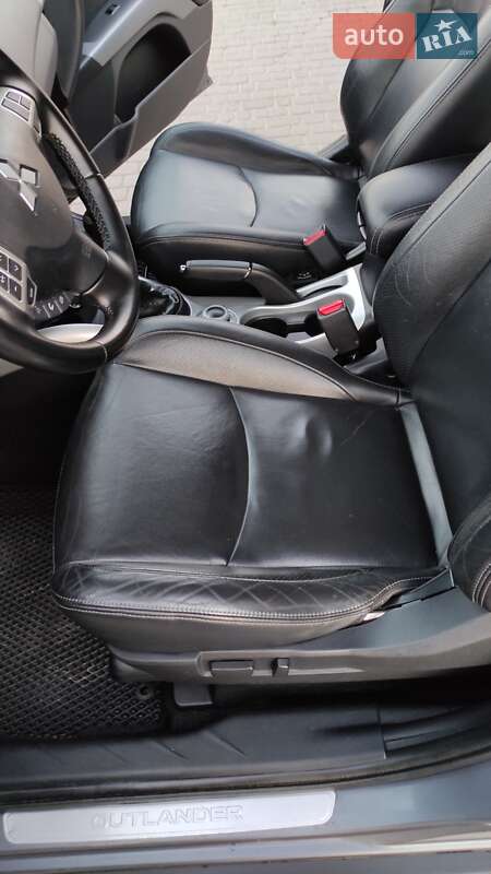 Внедорожник / Кроссовер Mitsubishi Outlander XL 2008 в Самборе