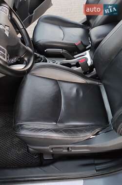 Внедорожник / Кроссовер Mitsubishi Outlander XL 2008 в 