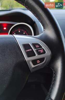 Внедорожник / Кроссовер Mitsubishi Outlander XL 2008 в 
