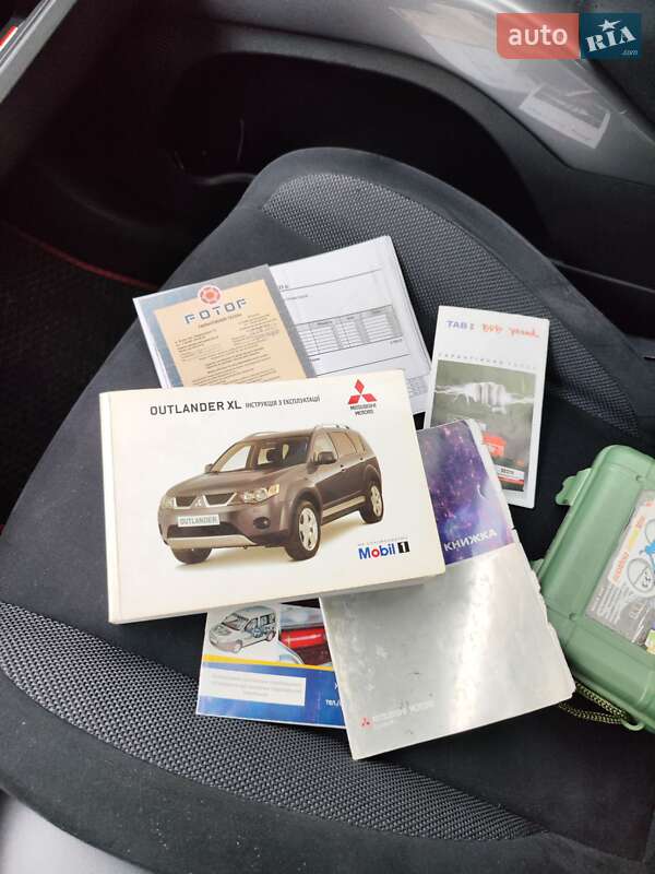 Позашляховик / Кросовер Mitsubishi Outlander XL 2008 в Львові