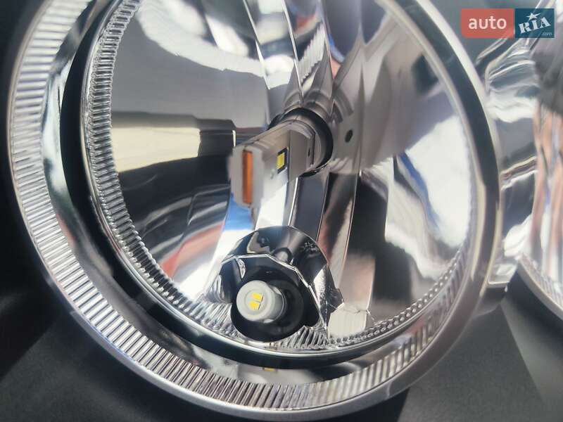 Позашляховик / Кросовер Mitsubishi Outlander XL 2008 в Львові