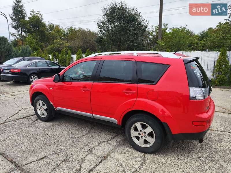 Позашляховик / Кросовер Mitsubishi Outlander XL 2008 в Львові