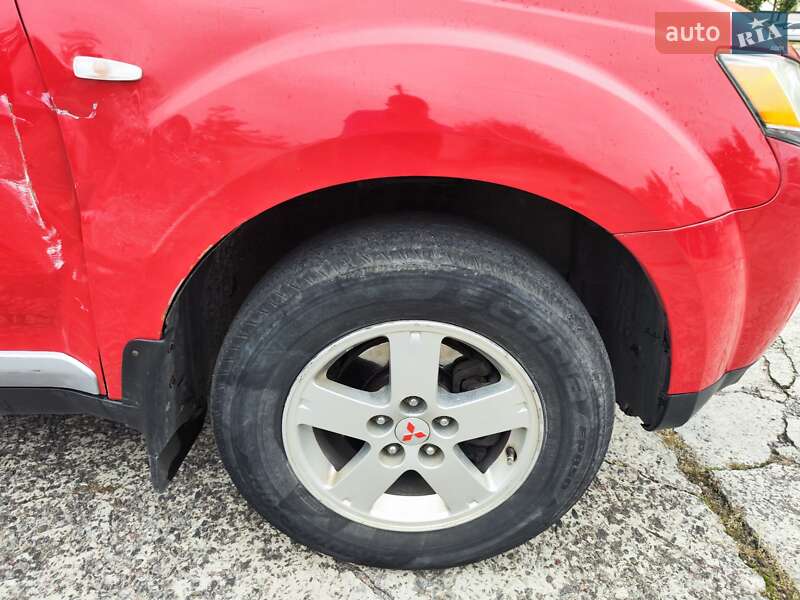 Позашляховик / Кросовер Mitsubishi Outlander XL 2008 в Львові