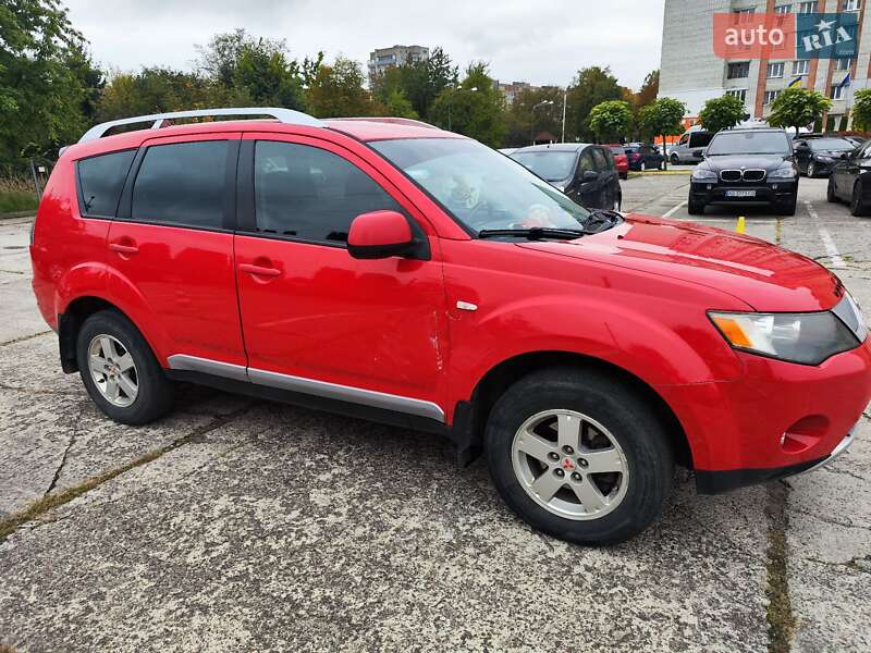 Позашляховик / Кросовер Mitsubishi Outlander XL 2008 в Львові