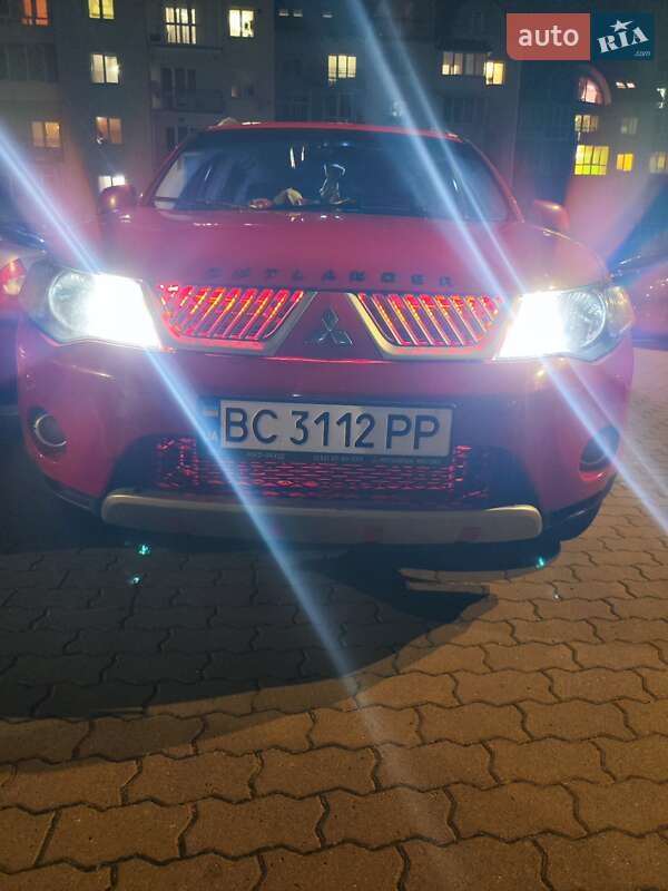 Позашляховик / Кросовер Mitsubishi Outlander XL 2008 в Львові