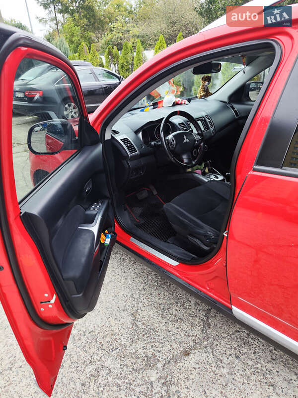 Позашляховик / Кросовер Mitsubishi Outlander XL 2008 в Львові