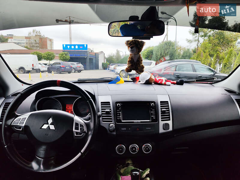 Позашляховик / Кросовер Mitsubishi Outlander XL 2008 в Львові