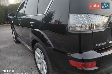 Внедорожник / Кроссовер Mitsubishi Outlander XL 2011 в 