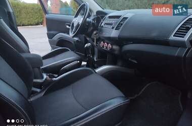 Внедорожник / Кроссовер Mitsubishi Outlander XL 2011 в 