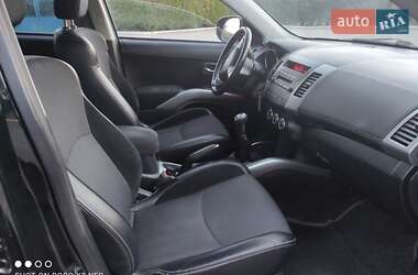 Внедорожник / Кроссовер Mitsubishi Outlander XL 2011 в 