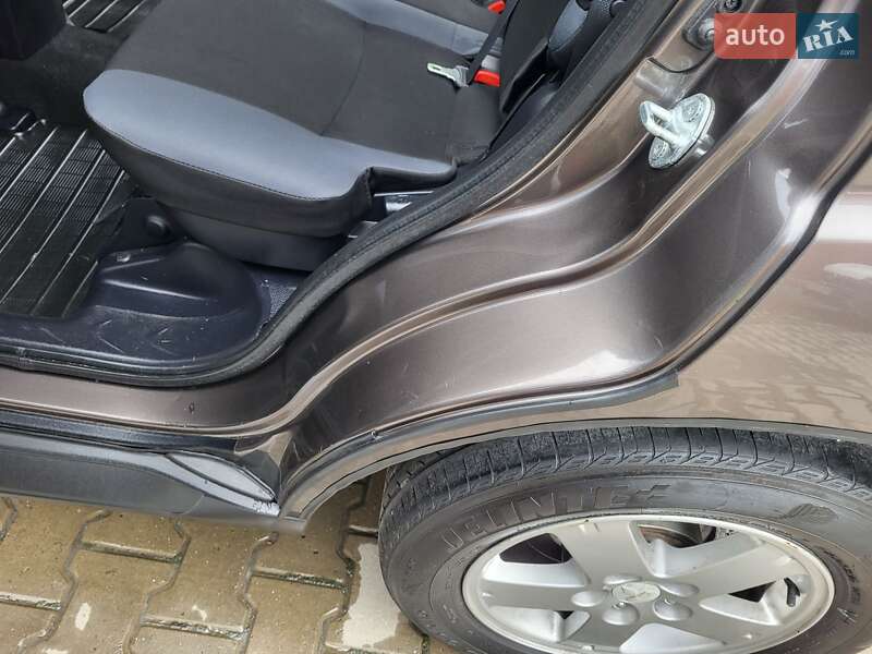 Внедорожник / Кроссовер Mitsubishi Outlander XL 2010 в Хмельницком