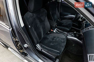 Позашляховик / Кросовер Mitsubishi Outlander XL 2010 в 