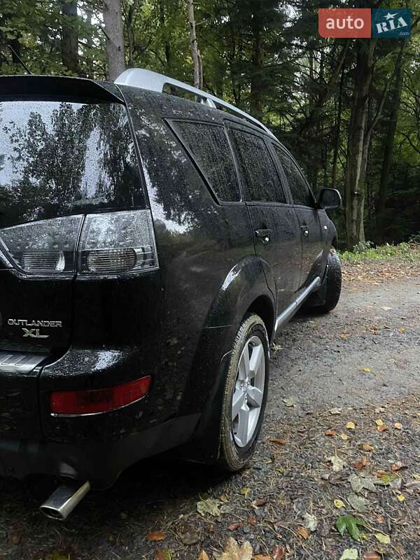 Внедорожник / Кроссовер Mitsubishi Outlander XL 2008 в Бориславе