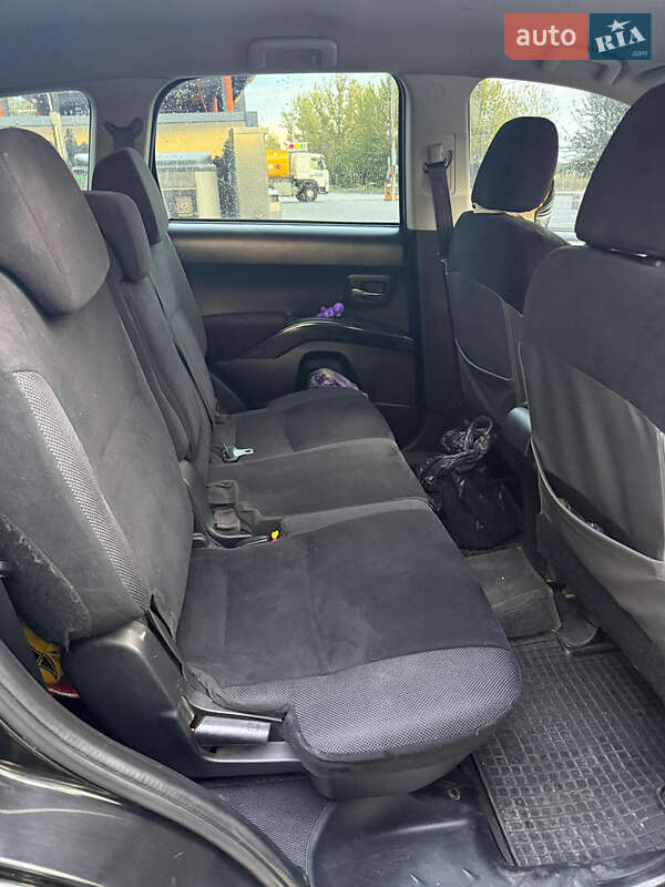 Внедорожник / Кроссовер Mitsubishi Outlander XL 2008 в Каменском