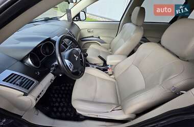 Внедорожник / Кроссовер Mitsubishi Outlander XL 2009 в 