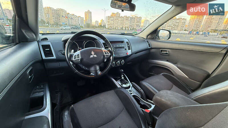 Позашляховик / Кросовер Mitsubishi Outlander XL 2011 в Києві фото 9 Позашляховик / Кросовер Mitsubishi Outlander XL 2011 в Києві