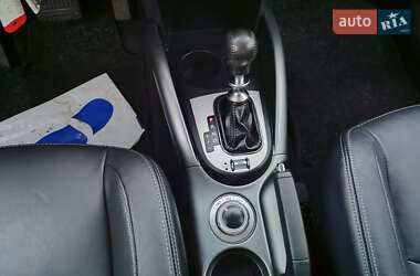 Внедорожник / Кроссовер Mitsubishi Outlander XL 2010 в 