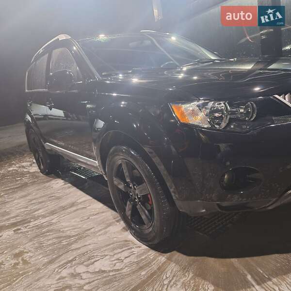 Внедорожник / Кроссовер Mitsubishi Outlander XL 2008 в Львове