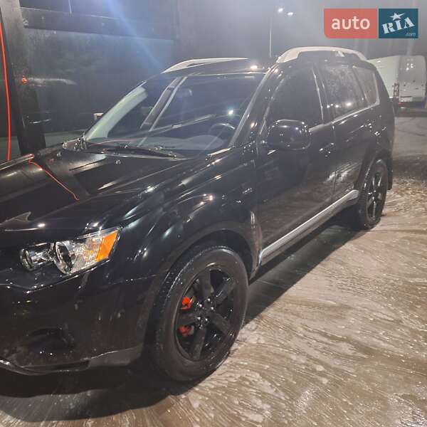 Внедорожник / Кроссовер Mitsubishi Outlander XL 2008 в Львове