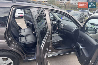 Внедорожник / Кроссовер Mitsubishi Outlander XL 2010 в 