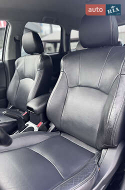 Внедорожник / Кроссовер Mitsubishi Outlander XL 2010 в 