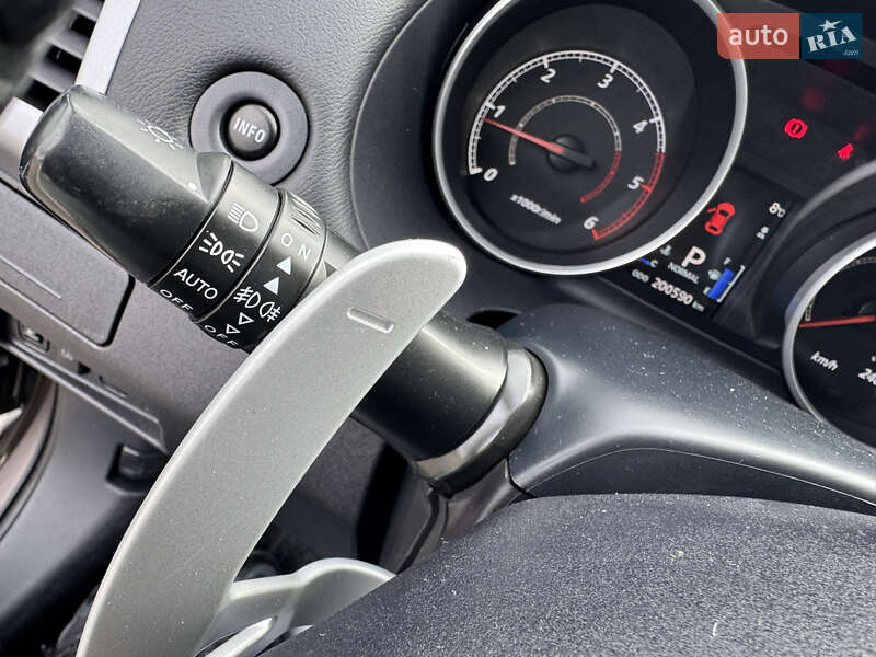 Позашляховик / Кросовер Mitsubishi Outlander XL 2010 в Києві