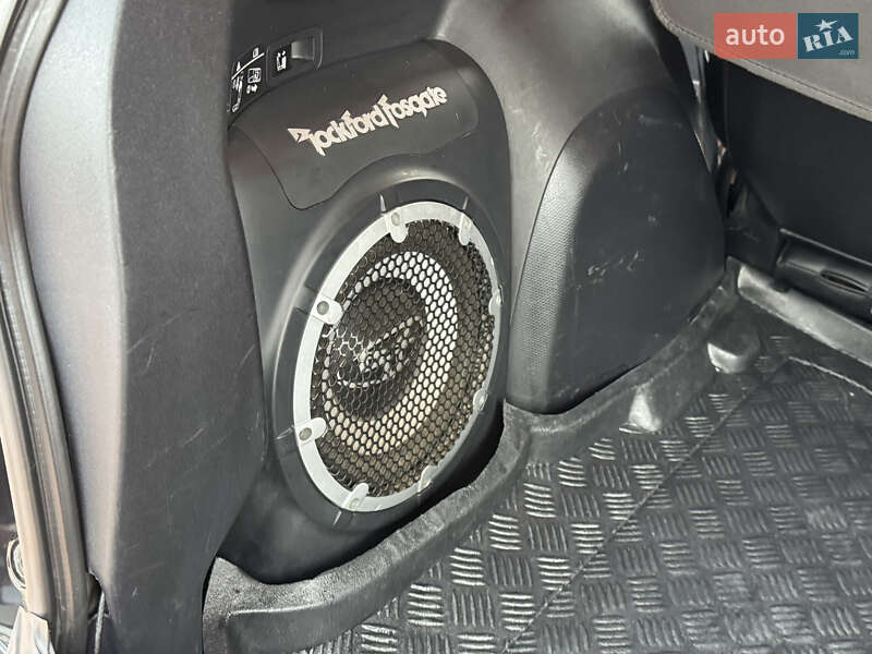 Позашляховик / Кросовер Mitsubishi Outlander XL 2008 в Одесі