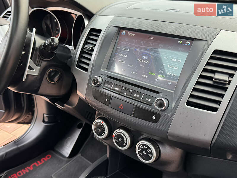Позашляховик / Кросовер Mitsubishi Outlander XL 2008 в Одесі