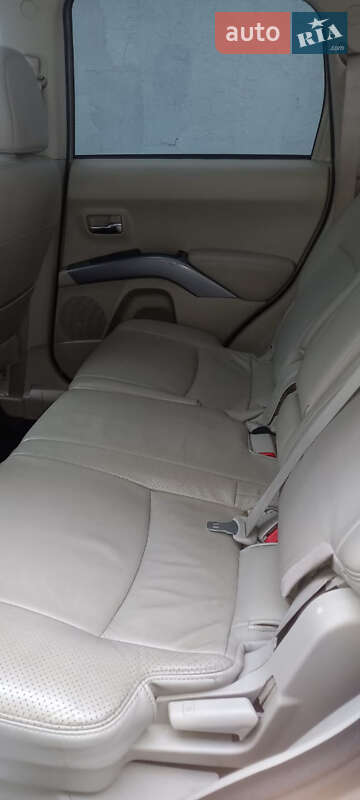 Внедорожник / Кроссовер Mitsubishi Outlander XL 2008 в Одессе