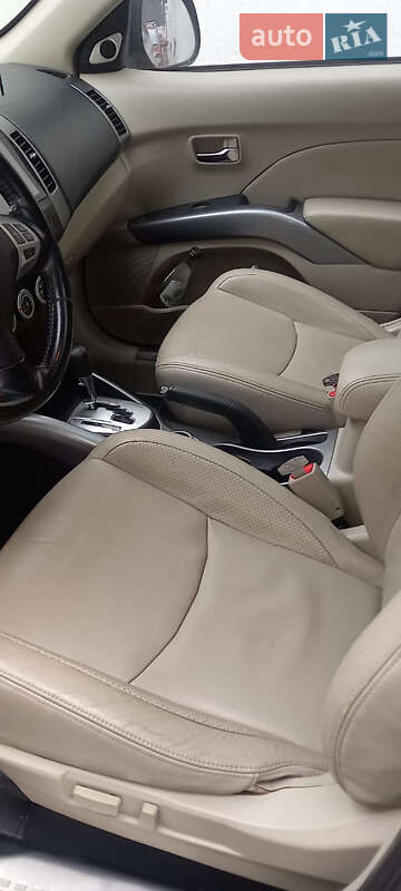 Внедорожник / Кроссовер Mitsubishi Outlander XL 2008 в Одессе