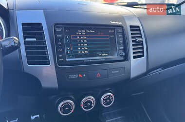 Позашляховик / Кросовер Mitsubishi Outlander XL 2008 в 