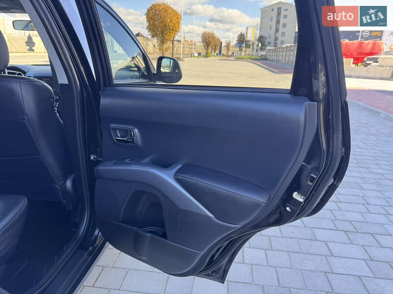 Позашляховик / Кросовер Mitsubishi Outlander XL 2008 в Івано-Франківську