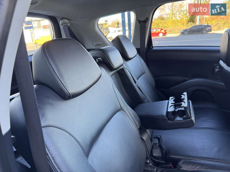 Позашляховик / Кросовер Mitsubishi Outlander XL 2008 в Івано-Франківську
