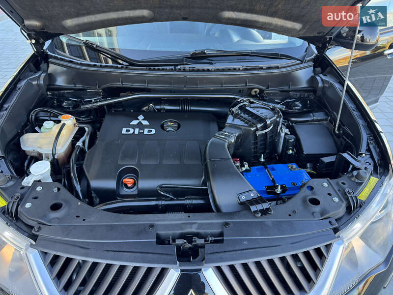 Позашляховик / Кросовер Mitsubishi Outlander XL 2008 в Івано-Франківську