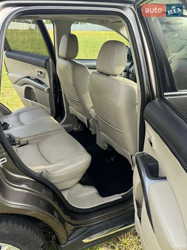 Внедорожник / Кроссовер Mitsubishi Outlander XL 2011 в Чернигове фото 3 Внедорожник / Кроссовер Mitsubishi Outlander XL 2011 в Чернигове