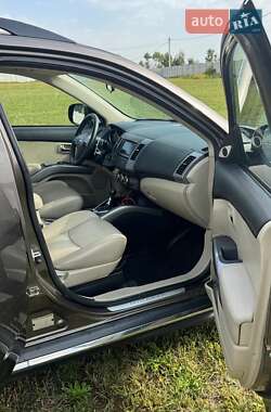 Позашляховик / Кросовер Mitsubishi Outlander XL 2011 в  фото 4 Позашляховик / Кросовер Mitsubishi Outlander XL 2011 в