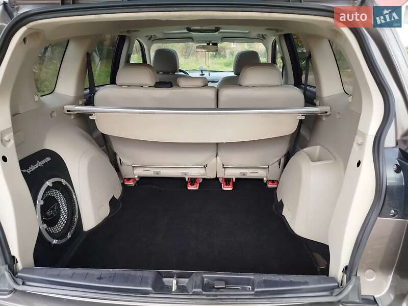 Внедорожник / Кроссовер Mitsubishi Outlander XL 2010 в Самборе фото 3 Внедорожник / Кроссовер Mitsubishi Outlander XL 2010 в Самборе