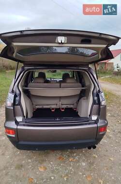 Позашляховик / Кросовер Mitsubishi Outlander XL 2010 в  фото 17 Позашляховик / Кросовер Mitsubishi Outlander XL 2010 в