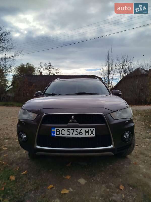 Внедорожник / Кроссовер Mitsubishi Outlander XL 2010 в Самборе фото 29 Внедорожник / Кроссовер Mitsubishi Outlander XL 2010 в Самборе