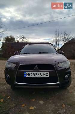 Позашляховик / Кросовер Mitsubishi Outlander XL 2010 в  фото 29 Позашляховик / Кросовер Mitsubishi Outlander XL 2010 в