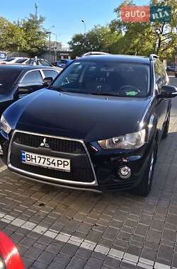 Позашляховик / Кросовер Mitsubishi Outlander XL 2011 в Одесі