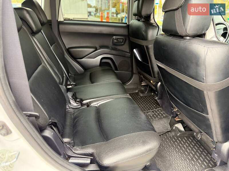 Внедорожник / Кроссовер Mitsubishi Outlander XL 2010 в Одессе фото 12 Внедорожник / Кроссовер Mitsubishi Outlander XL 2010 в Одессе