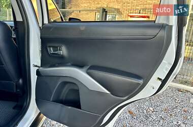 Внедорожник / Кроссовер Mitsubishi Outlander XL 2011 в 