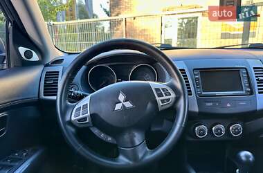 Внедорожник / Кроссовер Mitsubishi Outlander XL 2011 в 