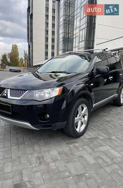 Позашляховик / Кросовер Mitsubishi Outlander XL 2008 в Дніпрі