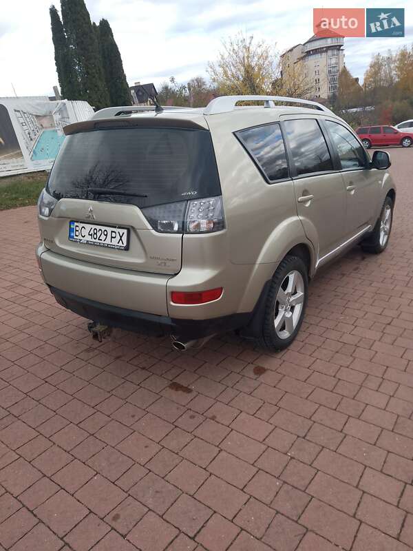 Позашляховик / Кросовер Mitsubishi Outlander XL 2007 в Трускавці фото 10 Позашляховик / Кросовер Mitsubishi Outlander XL 2007 в Трускавці