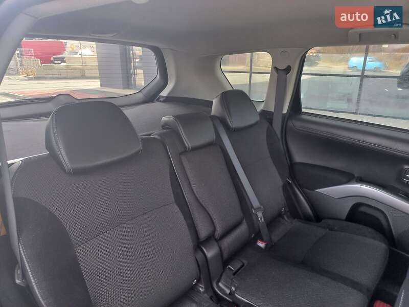 Внедорожник / Кроссовер Mitsubishi Outlander XL 2011 в Ивано-Франковске фото 20 Внедорожник / Кроссовер Mitsubishi Outlander XL 2011 в Ивано-Франковске