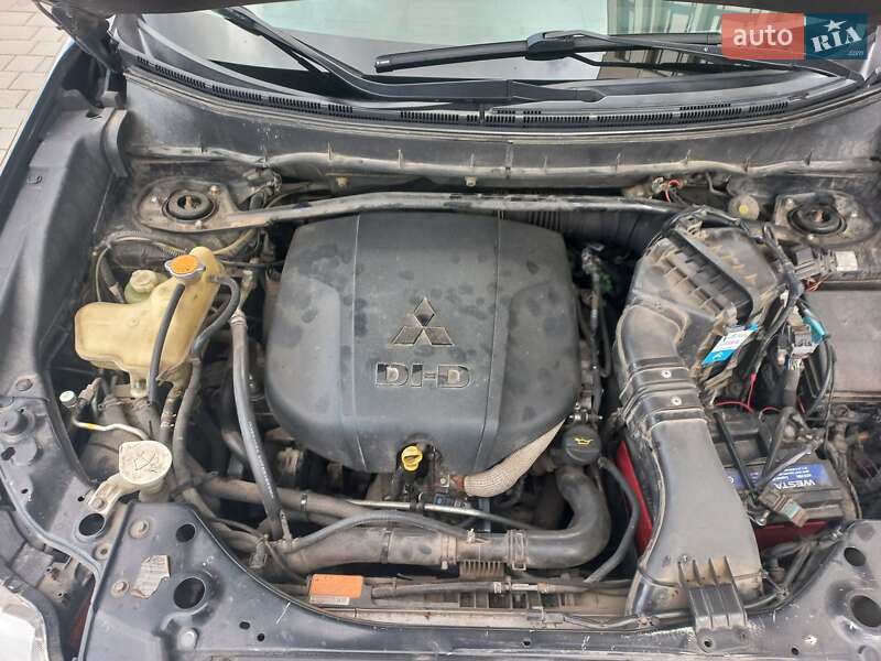 Внедорожник / Кроссовер Mitsubishi Outlander XL 2011 в Ивано-Франковске фото 38 Внедорожник / Кроссовер Mitsubishi Outlander XL 2011 в Ивано-Франковске