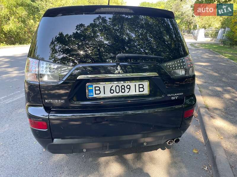 Внедорожник / Кроссовер Mitsubishi Outlander XL 2012 в Полтаве