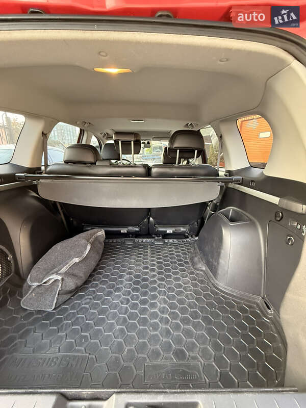 Позашляховик / Кросовер Mitsubishi Outlander XL 2008 в Києві фото 13 Позашляховик / Кросовер Mitsubishi Outlander XL 2008 в Києві